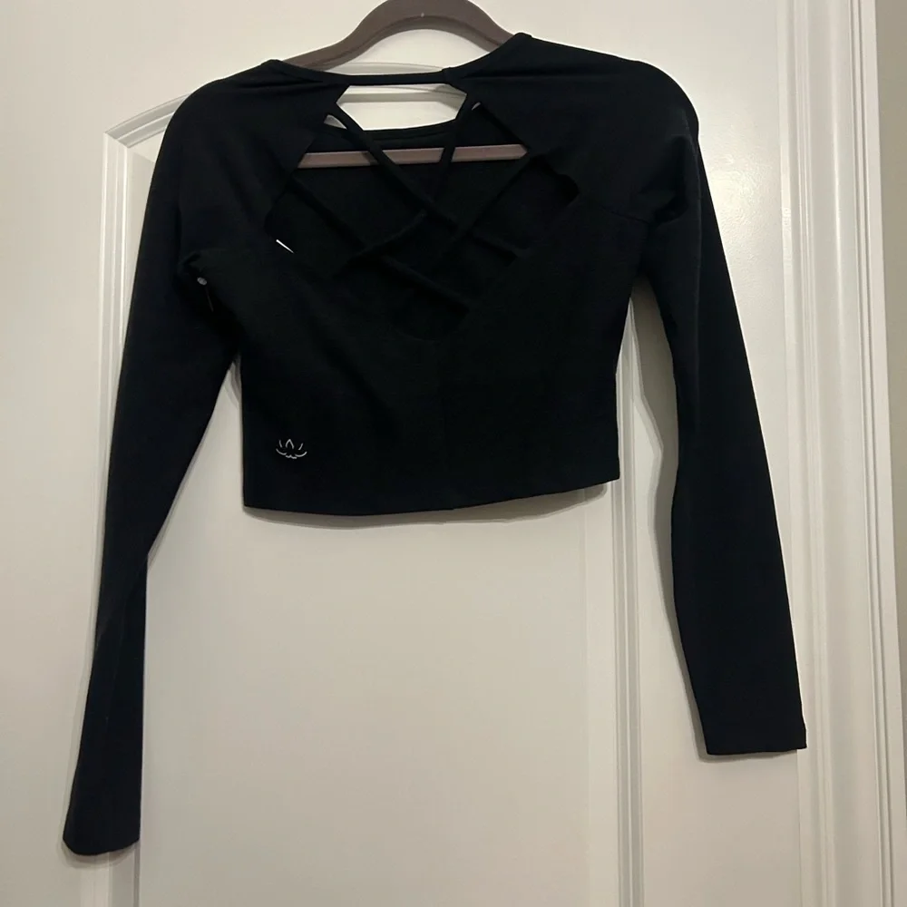 Beyond Yoga size small